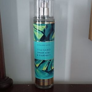 Bath & Body Works Thailand Sweet Kiwi & Starfruit Mist